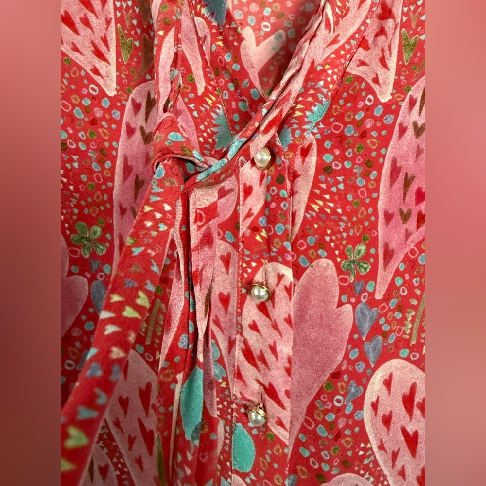 Beautiful Heart Print 100% silk button down shirt - Picture 3 of 8